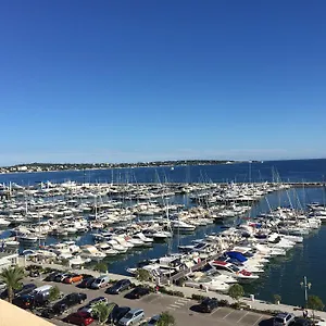 Amazing View Port And Garage Apartment